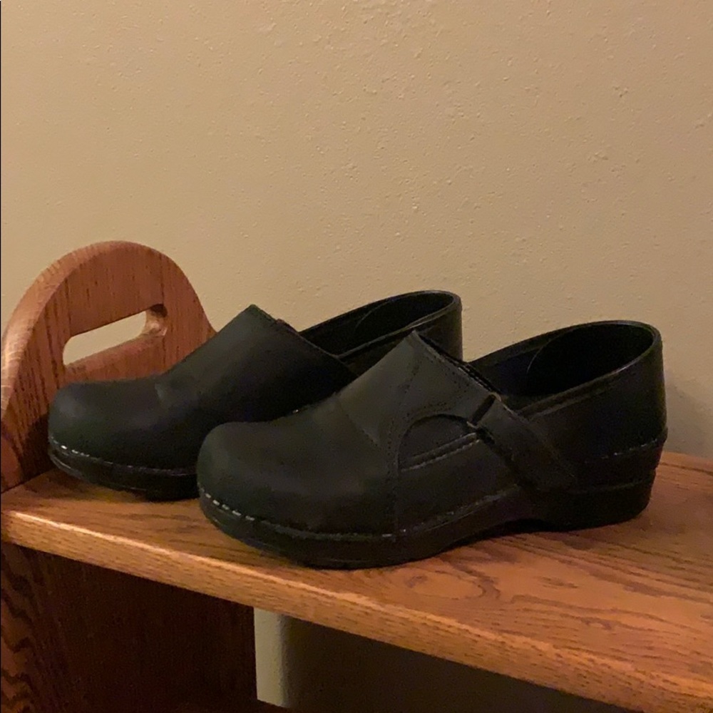 Dansko Black Shoes Size 8